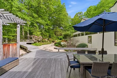 6 Deepwood Court, Old Westbury, NY 11568 - Photo 32