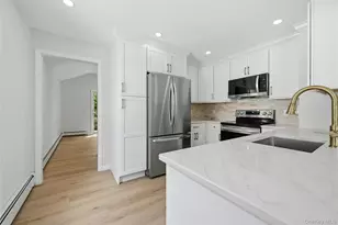 192 Iceland Dr, South Huntington, NY 11746 - Photo 8