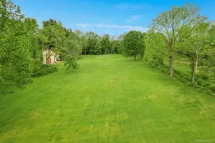 8 Kingwood Park, Poughkeepsie, NY 12601 - Photo 2