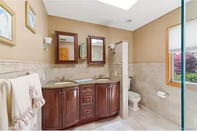420 Philadelphia Avenue, Massapequa Park, NY 11762 - Photo 16