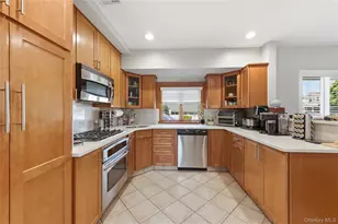 420 Philadelphia Ave, Massapequa Park, NY 11762 - Photo 4