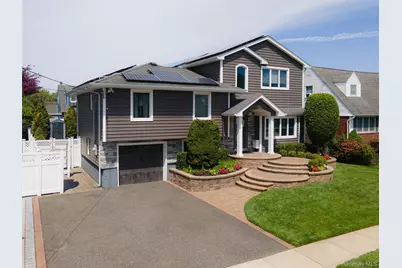 420 Philadelphia Avenue, Massapequa Park, NY 11762 - Photo 2
