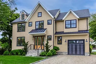 405 Williamsburgh Dr, Southold, NY 11971 - Photo 2