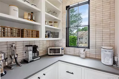 405 Williamsburgh Drive, Southold, NY 11971 - Photo 12