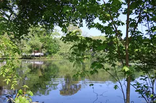 2 Hemlock Ct, Bay Shore, NY 11706 - Photo 2