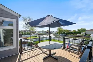 159 Driftwood Dr, West Islip, NY 11795 - Photo 34