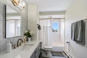159 Driftwood Dr, West Islip, NY 11795 - Photo 22