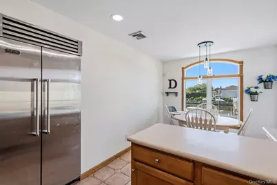 159 Driftwood Drive, West Islip, NY 11795 - Photo 6
