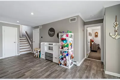 159 Driftwood Drive, West Islip, NY 11795 - Photo 26