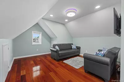 98 Sussex Road, Elmont, NY 11003 - Photo 20