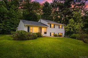 35 Windwood Dr, Newburgh, NY 12550 - Photo 2