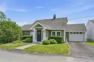 209 Sackett St, Port Ewen, NY 12466 - Photo 2