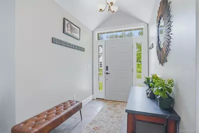 209 Sackett Street, Port Ewen, NY 12466 - Photo 4