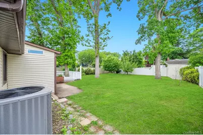 59 E Cedar Street, Massapequa, NY 11758 - Photo 24