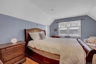 33 McKee St, Floral Park, NY 11001 - Photo 20