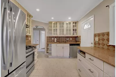 33 McKee Street, Floral Park, NY 11001 - Photo 10