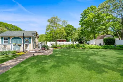 355 Woodland Avenue, Manorville, NY 11949 - Photo 40