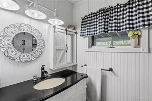 355 Woodland Ave, Manorville, NY 11949 - Photo 20