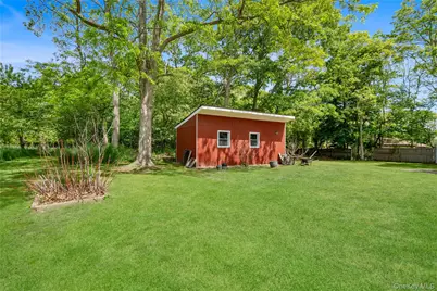 355 Woodland Avenue, Manorville, NY 11949 - Photo 30
