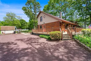 355 Woodland Ave, Manorville, NY 11949 - Photo 28