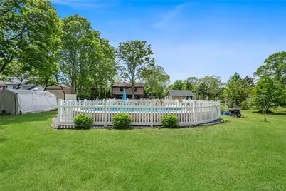 355 Woodland Avenue, Manorville, NY 11949 - Photo 32