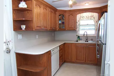31 Saint Joseph Avenue, Ronkonkoma, NY 11779 - Photo 6