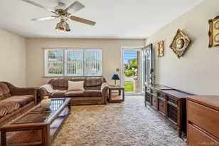 173 Loop Dr, Sayville, NY 11782 - Photo 4