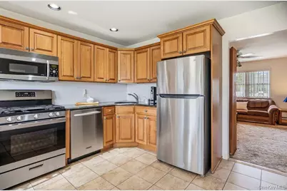 173 Loop Drive, Sayville, NY 11782 - Photo 6