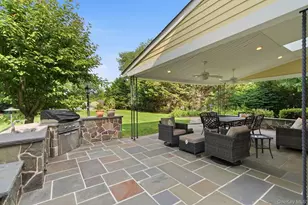 316 S Woods Rd, Woodbury, NY 11797 - Photo 42