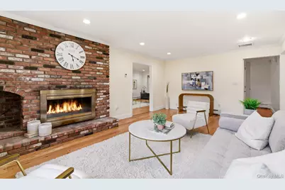 316 S Woods Road, Woodbury, NY 11797 - Photo 14