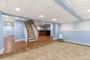 316 S Woods Rd, Woodbury, NY 11797 - Photo 36