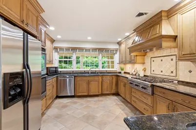 316 S Woods Road, Woodbury, NY 11797 - Photo 16