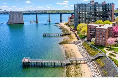 162-01 Powells Cove Boulevard #2G, Whitestone, NY 11357 - Photo 16