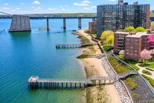 162-01 Powells Cove Blvd, Whitestone, NY 11357 - Photo 16