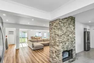 38 Fireplace Ln, Hicksville, NY 11801 - Photo 10