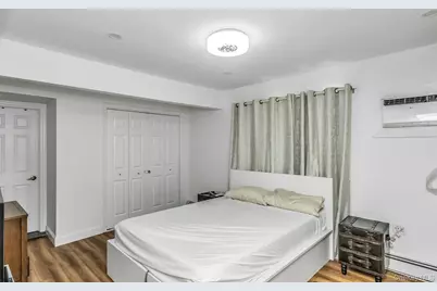 38 Fireplace Lane, Hicksville, NY 11801 - Photo 16