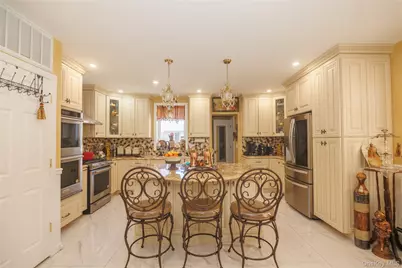 1715 Hering Avenue, Bronx, NY 10461 - Photo 6