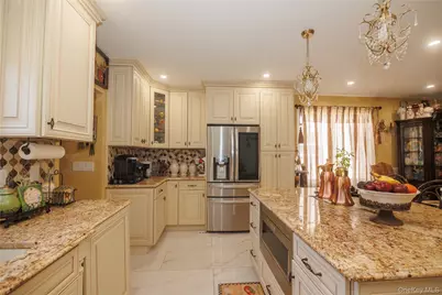1715 Hering Avenue, Bronx, NY 10461 - Photo 8