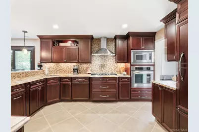 161 Cow Neck Road, Port Washington, NY 11050 - Photo 8
