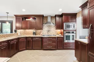 161 Cow Neck Rd, Port Washington, NY 11050 - Photo 8