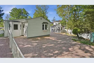 26 Florida Road, Rocky Point, NY 11778 - Photo 14