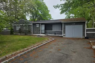 135 Margin Dr E, Shirley, NY 11967 - Photo 2