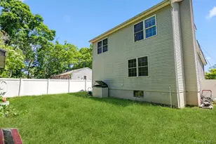 16 Gores Dr, Mastic, NY 11950 - Photo 18