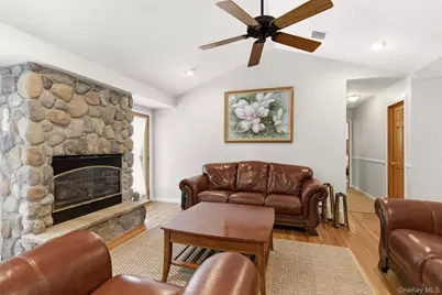 1 Camelot Lane, Saint James, NY 11780 - Photo 16