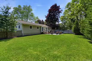 1 Camelot Ln, Saint James, NY 11780 - Photo 28