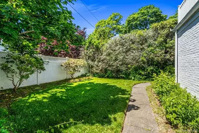 110 Knollwood Road, Rockville Centre, NY 11570 - Photo 30