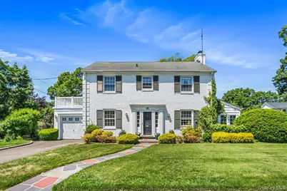 110 Knollwood Road, Rockville Centre, NY 11570 - Photo 1