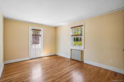 110 Knollwood Road, Rockville Centre, NY 11570 - Photo 24