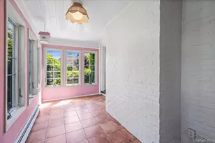 110 Knollwood Rd, Rockville Centre, NY 11570 - Photo 10