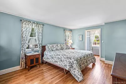 110 Knollwood Road, Rockville Centre, NY 11570 - Photo 20